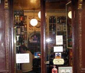 Licorería M. Cabello