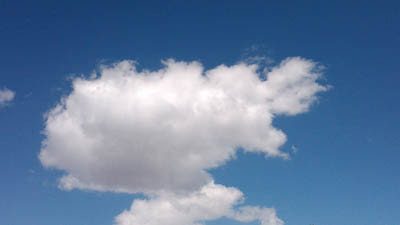 la nube-besugo en el cielo de Madrid