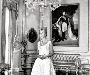 Ella y su palacio